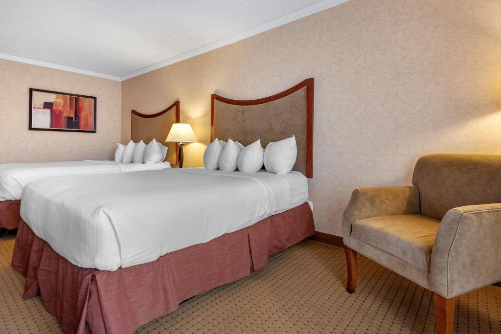Двухместный номер Standard с видом на озеро Best Western Plus Oswego Hotel and Conference Center