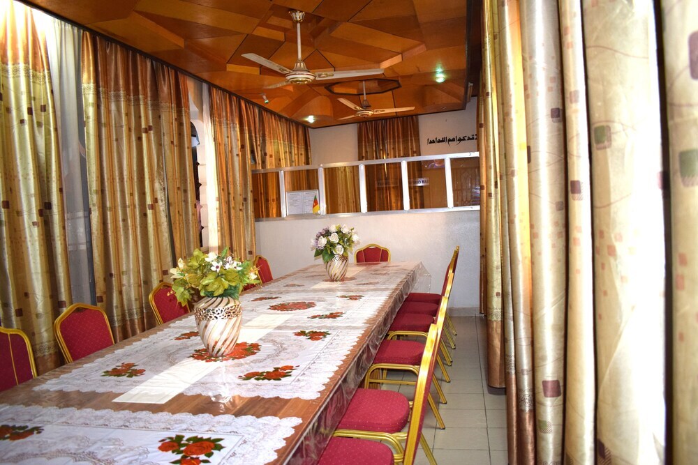 Bam Company Hotel Маруа