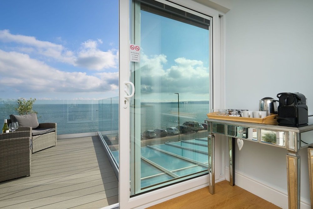 Superior Double room with balcony and with sea view Channel View Boutique Hotel