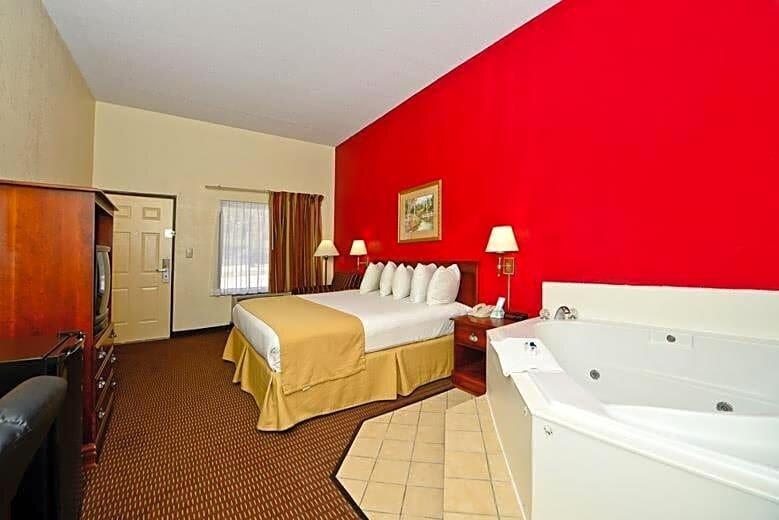 Suite Manchester Heritage Inn And Suites