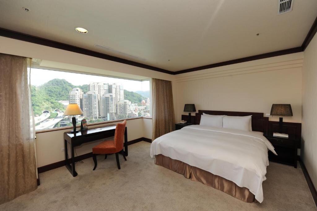 Четырёхместный номер Standard с видом на озеро Beautiful Hotel Taipei