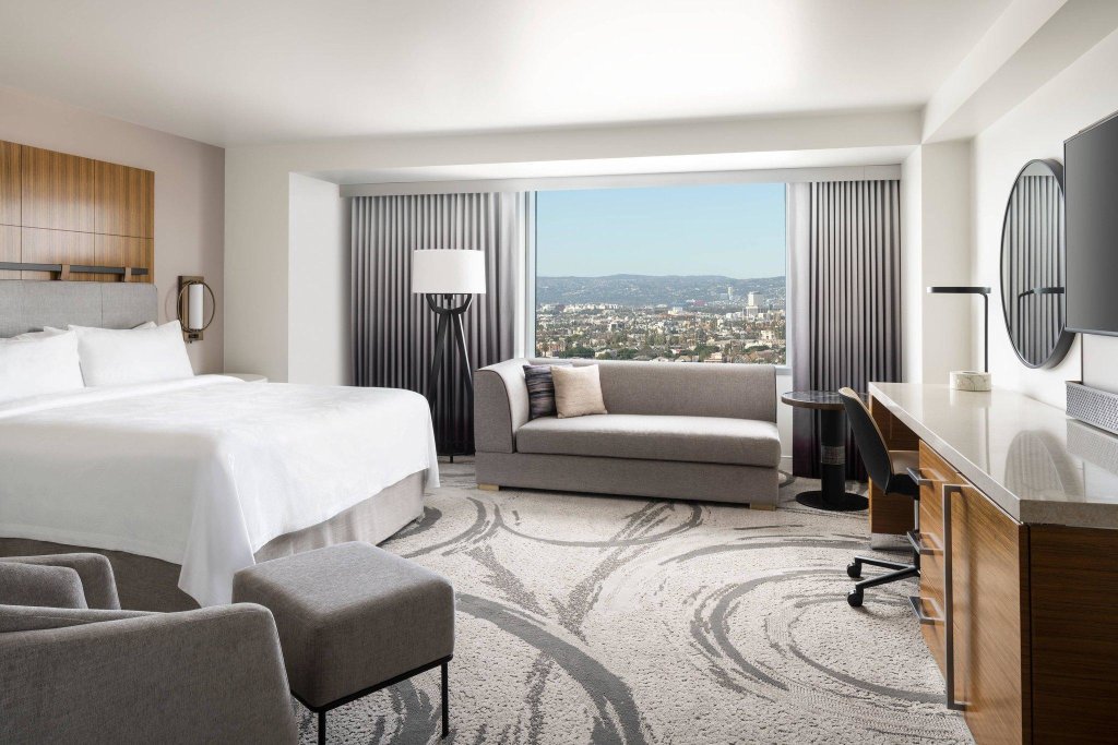 Deluxe Double room with city view JW Marriott Los Angeles L.A. LIVE