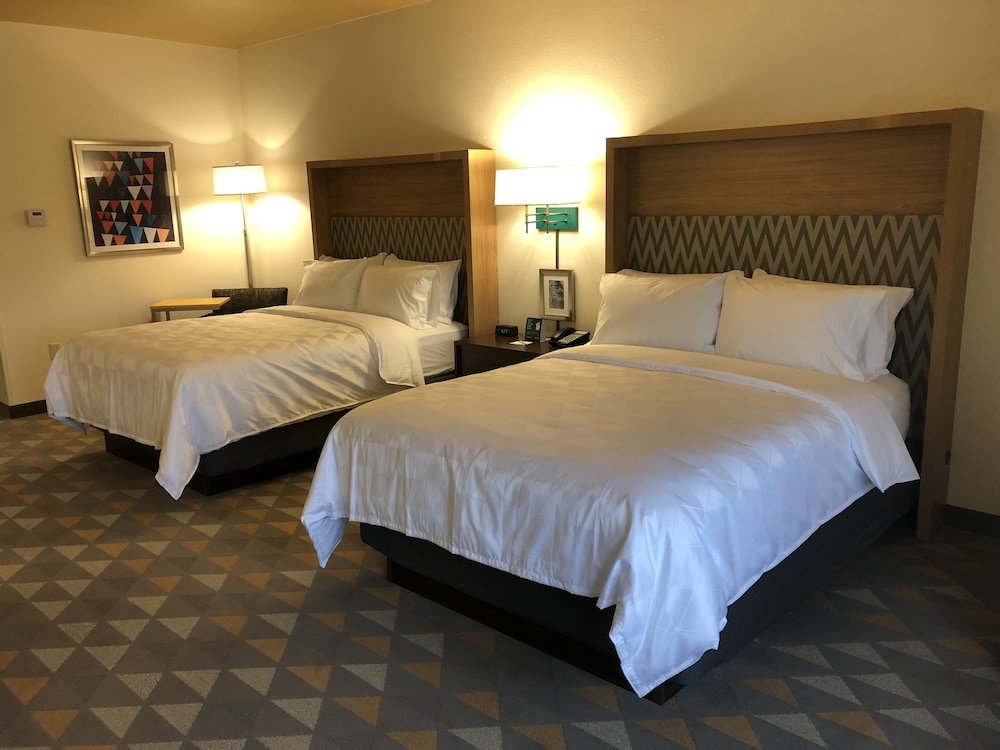 Standard Quadruple room Holiday Inn & Suites Memphis Southeast-Germantown, an IHG Hotel