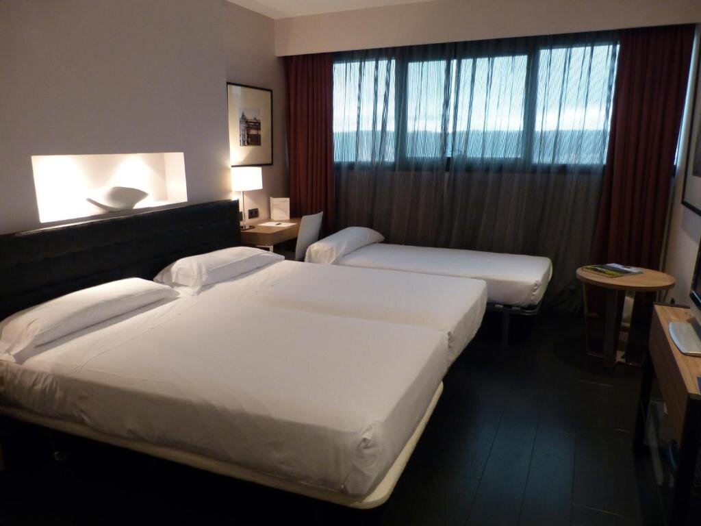 Standard triple chambre URH Hotel Zen Balagares