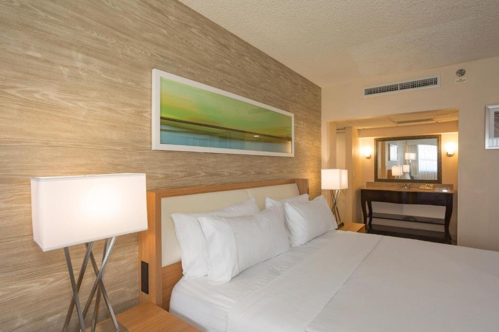 Double Suite with ocean view Holiday Inn Miami Beach-Oceanfront, an IHG Hotel