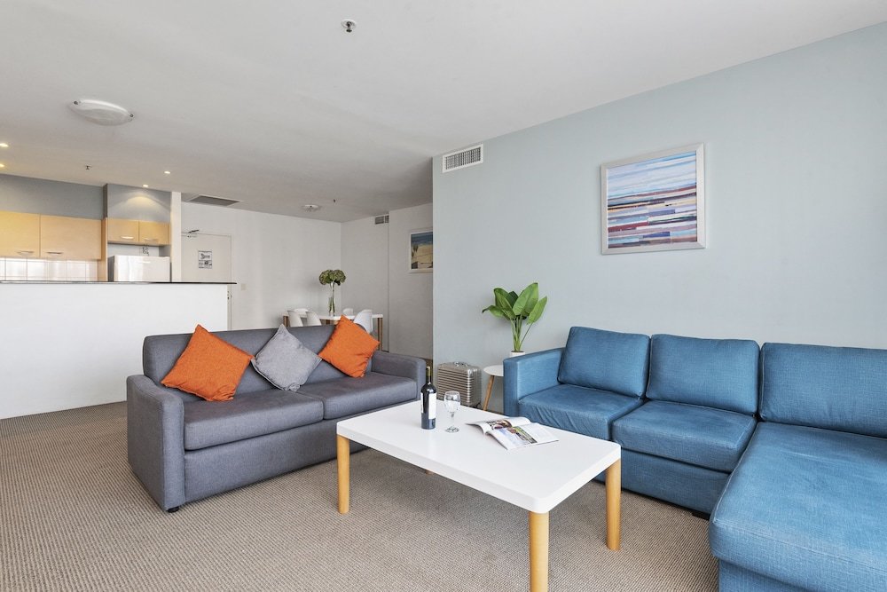 2 Bedrooms Apartment with balcony Quest Cronulla Beach