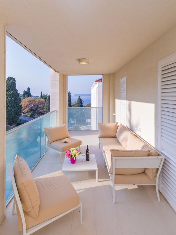 Апартаменты Deluxe с 3 комнатами с балконом и с частичным видом на море Dubrovnik Luxury Residence - L’Orangerie