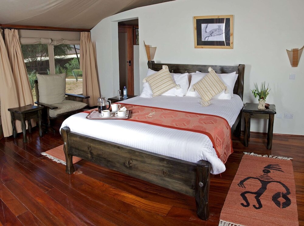 Luxury Single room with river view Ashnil Samburu Camp