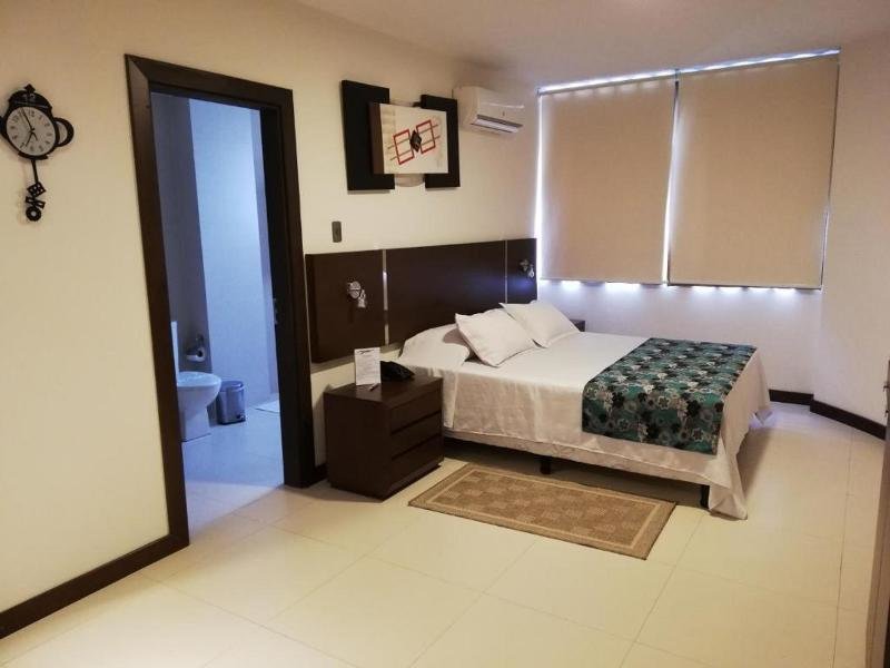 Standard quadruple famille chambre avec balcon Mai Suites Apart Hotel