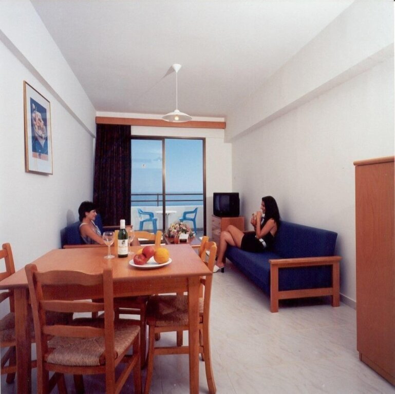 Апартаменты c 1 комнатой с балконом и с видом на море Corallia Beach Hotel Apartments