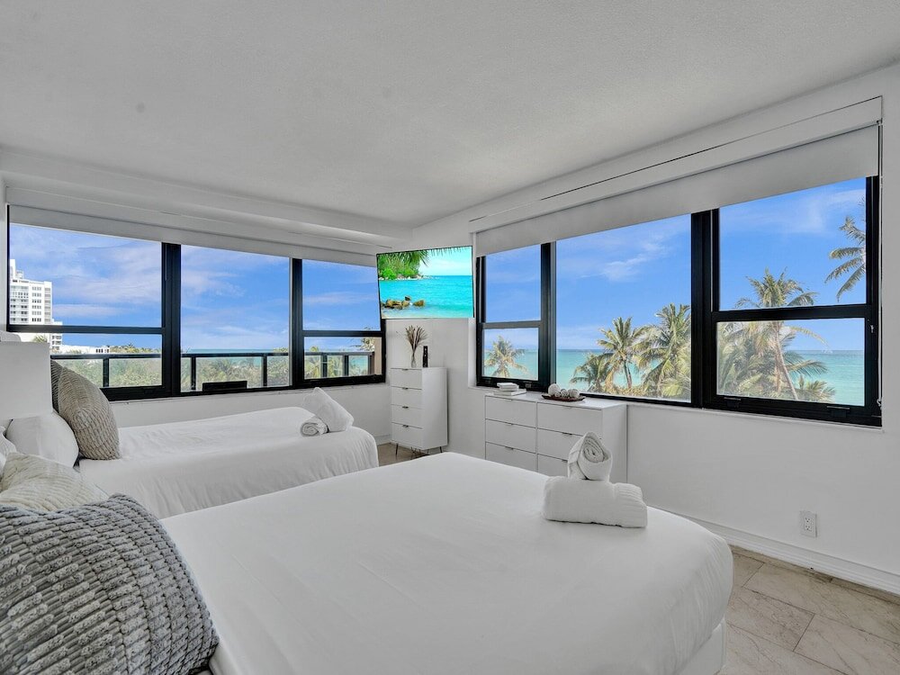Camera familiare Standard 2 camere con balcone e vista litorale The Alexander Beach Residences