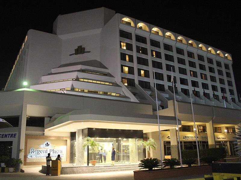 Полулюкс Deluxe Regent Plaza Hotel & Convention Centre