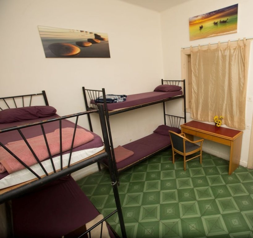 Кровать в общем номере (женский номер) Sky Hostel