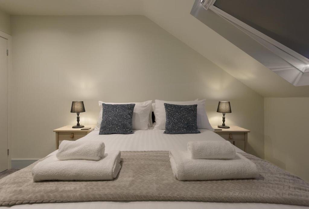 Cottage 4 chambres Oliverball Serviced Apartments - Beatrice Manor - Luxury 4 bedroom house in Portsmouth