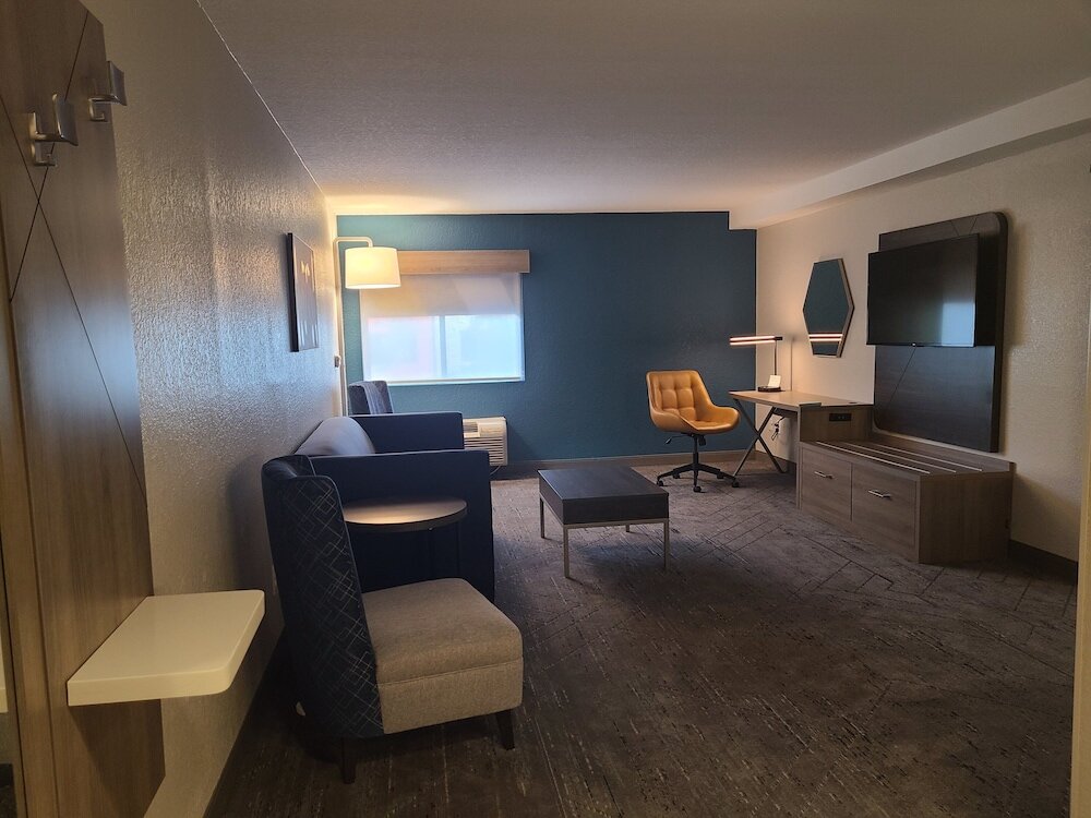 Suite Holiday Inn Express & Suites Ft. Lauderdale N - Exec Airport, an IHG Hotel