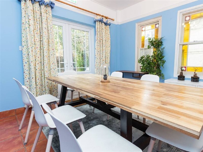 Riverside 6 bedroom Cambridge escape 剑桥