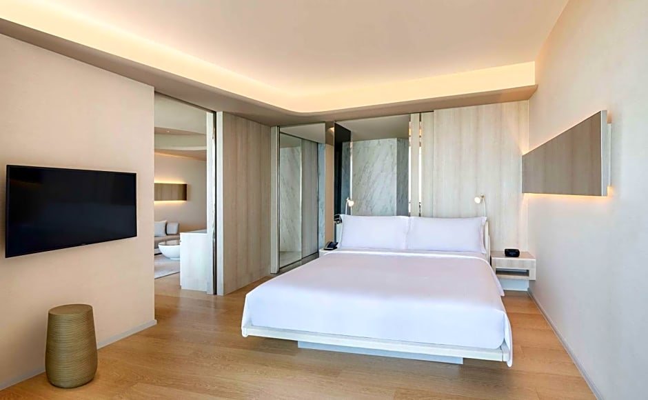 Двухместный Ocean Suite Premium Hilton Pattaya