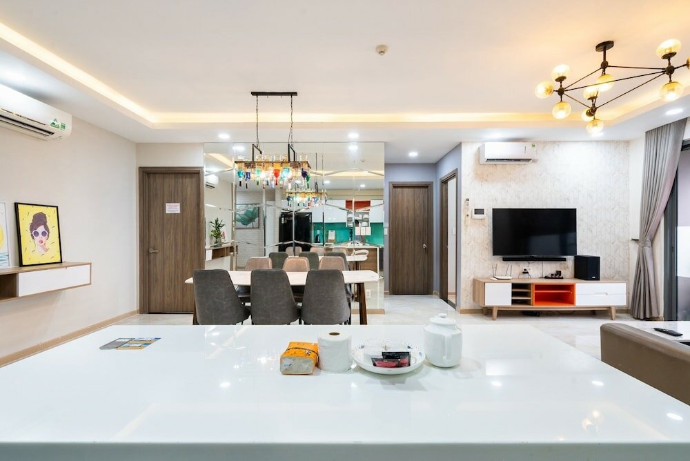 Семейные апартаменты с балконом 3BRs Luxury Apartment Cityview