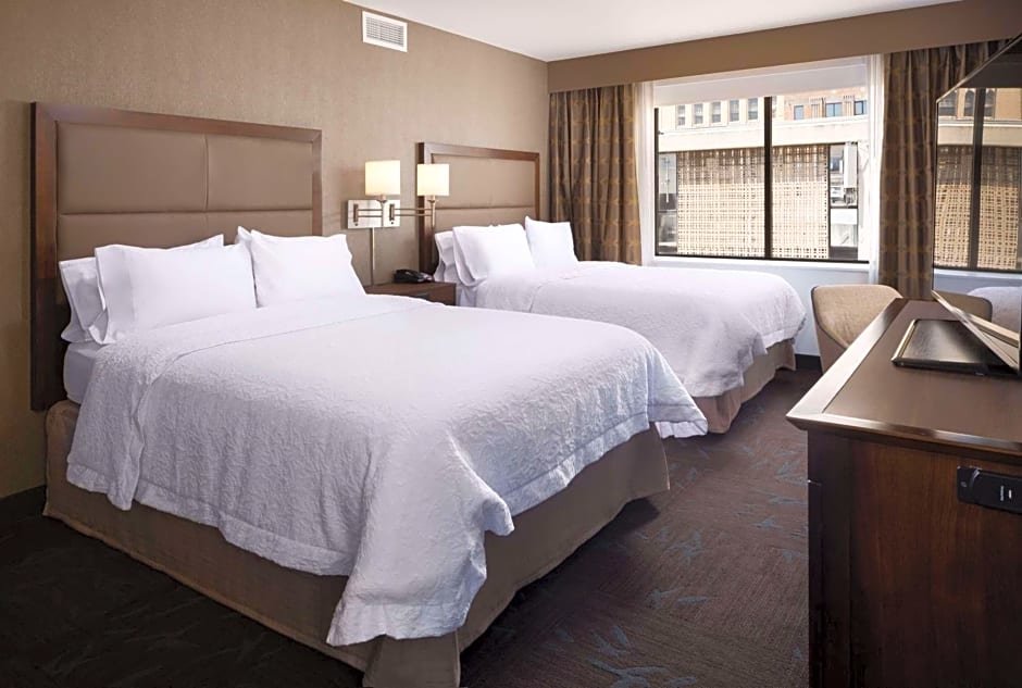 Номер Premium Hampton Inn & Suites Dallas Downtown