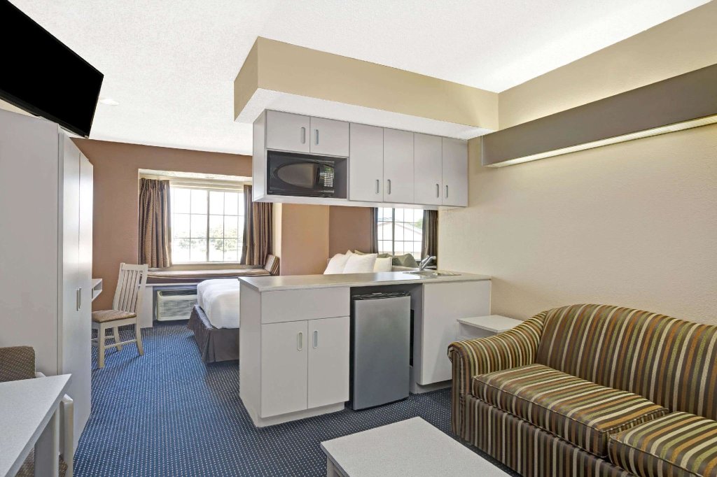 Double Suite Microtel Inn & Suites by Wyndham Houston/Webster/Nasa/Clearlake