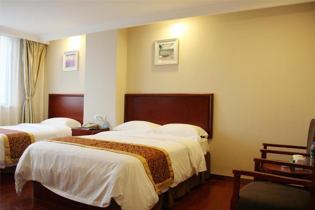 Двухместный номер Standard GreenTree Inn ShanDong Yantai Yantai University Business Hotel