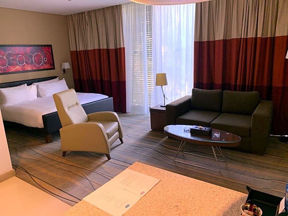 Номер Standard Staybridge Suites Beirut, an IHG Hotel