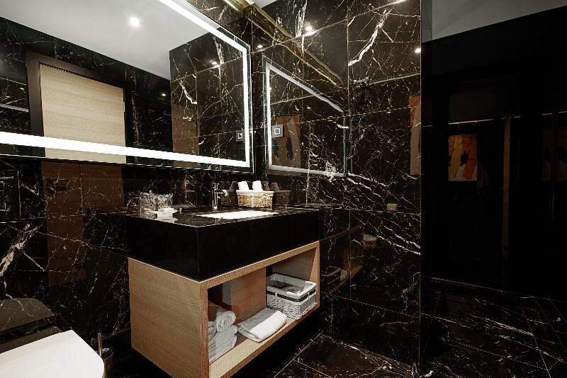Premium room Maccani Black Luxury Suites