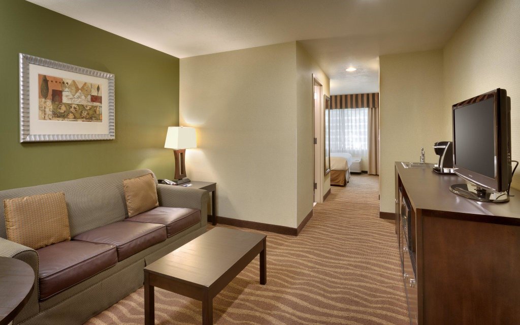 Люкс c 1 комнатой Holiday Inn Express & Suites American Fork - North Provo, an IHG Hotel