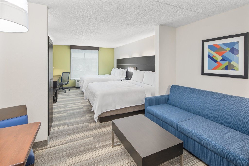 Suite quadrupla Holiday Inn Express Hotel & Suites Greenville, an IHG Hotel