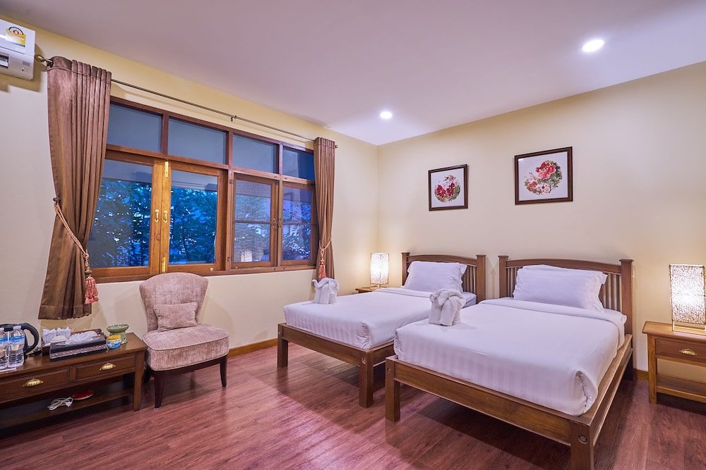 Standard room with balcony and with courtyard view Huean Kham Hom Resort Spa