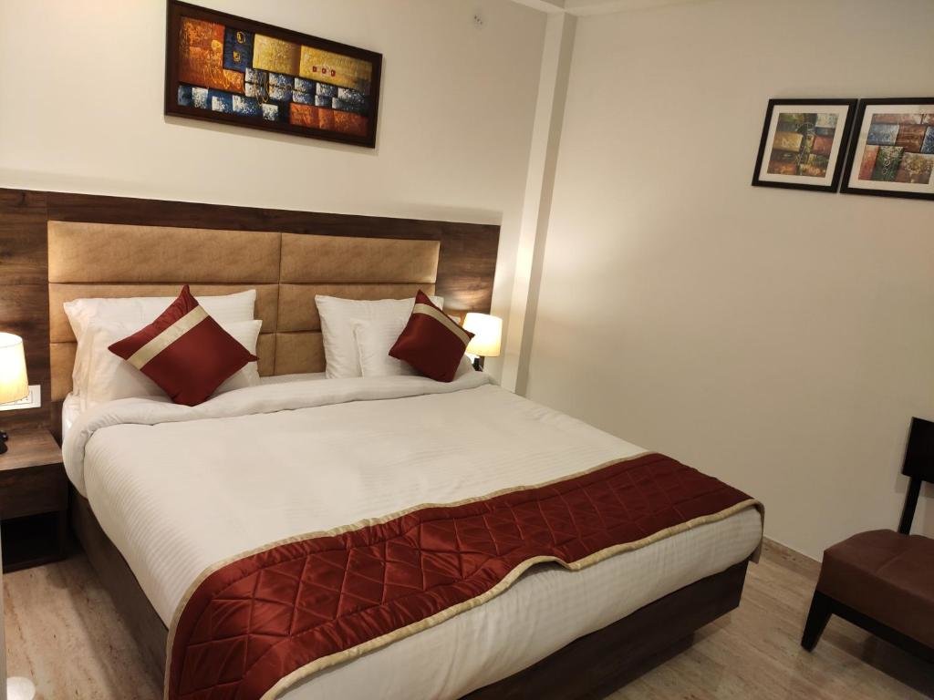 Deluxe Double room Red Crown Hotel