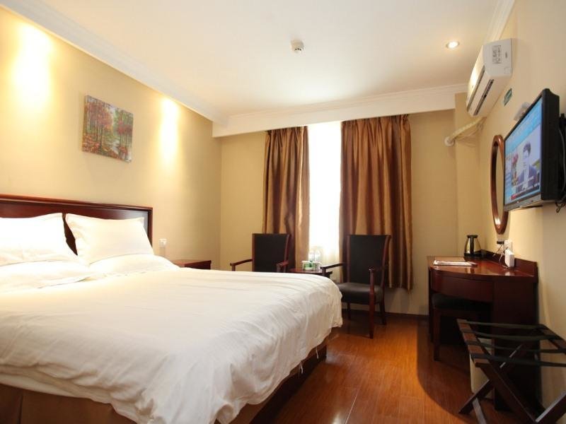 Двухместный номер Standard GreenTree Inn Jiangsu Zhenjiang Gaotie Wanda Square Express Hotel