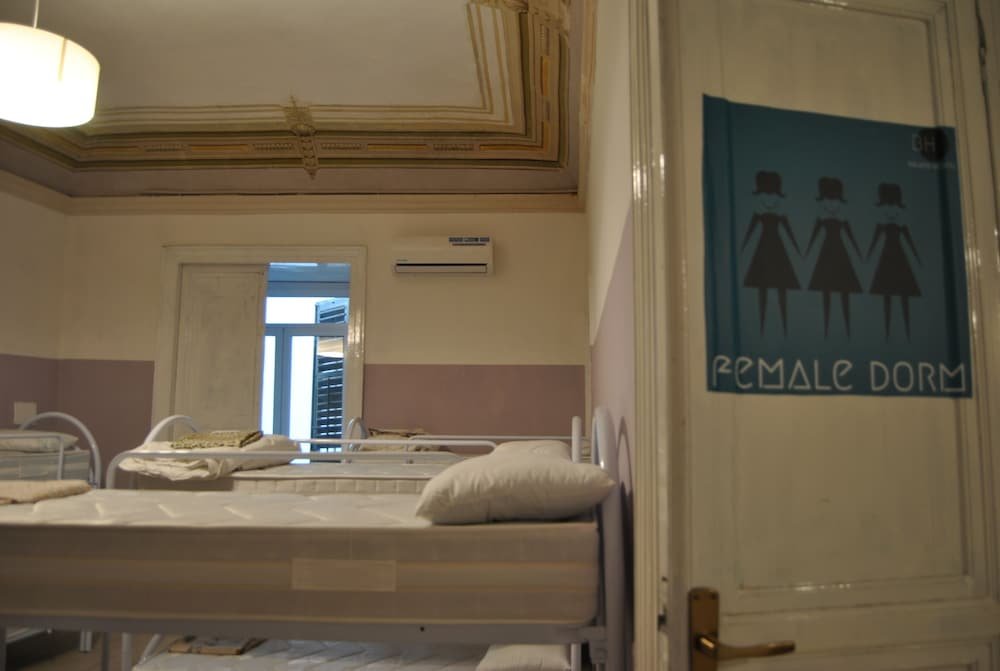 Cama en dormitorio compartido (dormitorio compartido femenino) Balarm Hostel - Youth Hostel age limit 18-50
