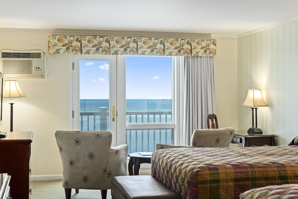 Четырёхместный номер Standard oceanfront The Sparhawk Oceanfront Resort