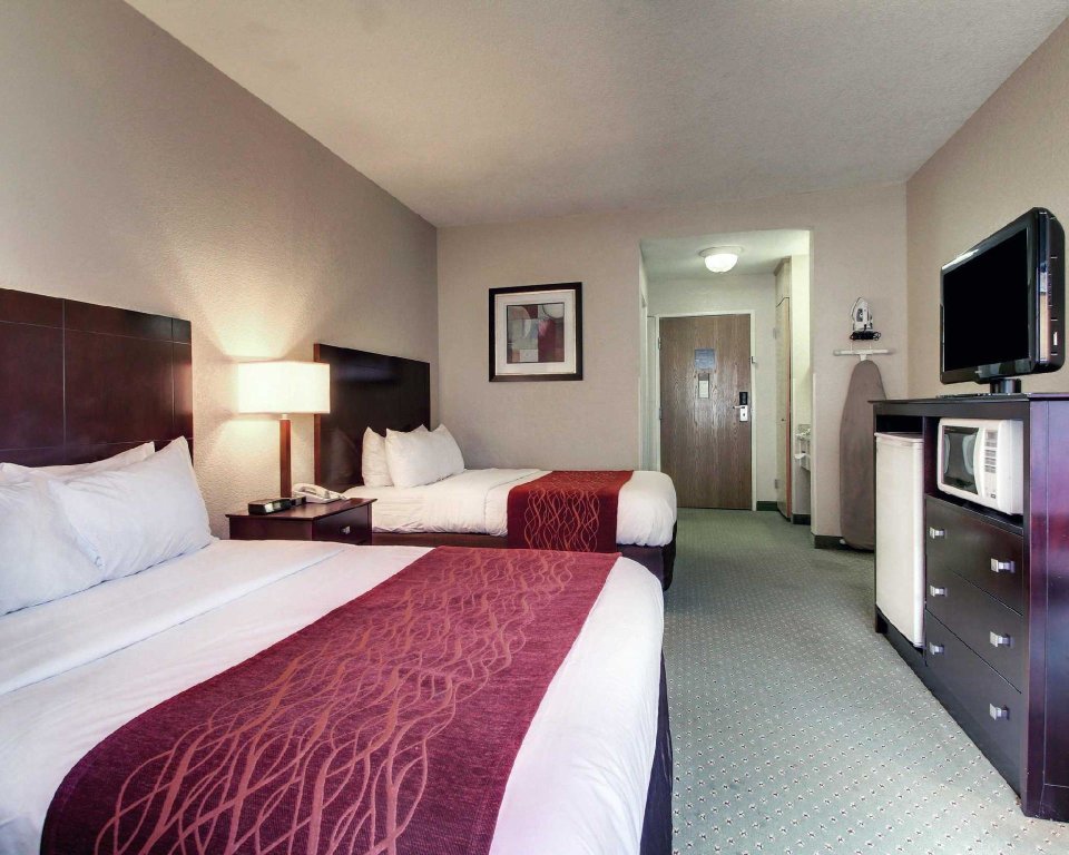 Standard Vierer Zimmer Columbia Inn & Suites