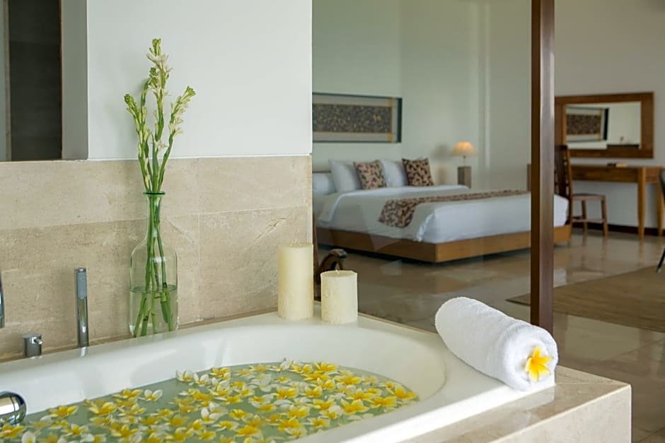 5 Bedrooms Villa beachfront Bali Diamond Estates & Villas