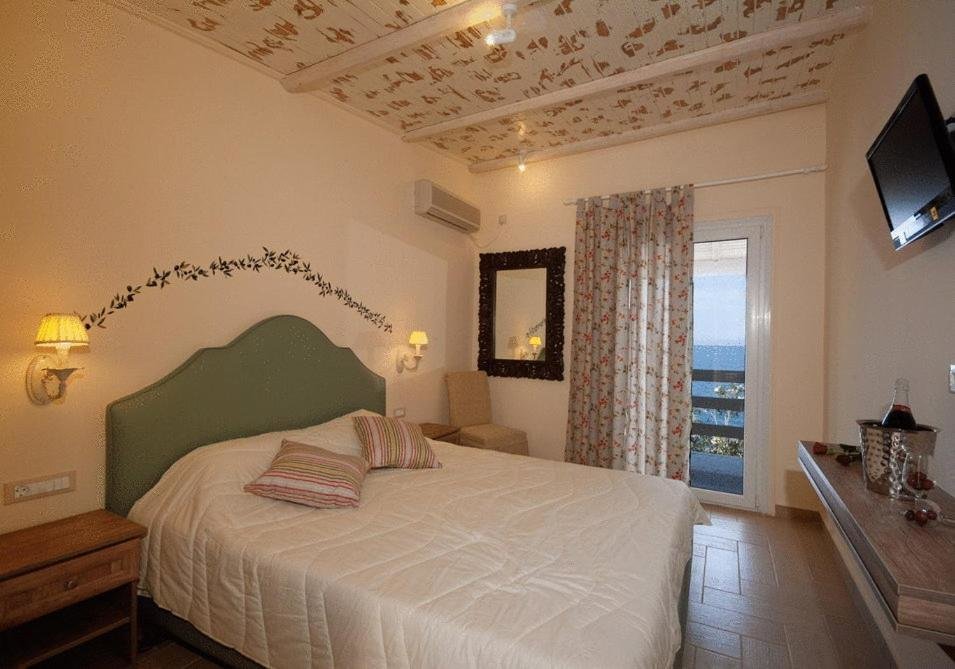Superior Triple room with sea view Venus Beach Hotel