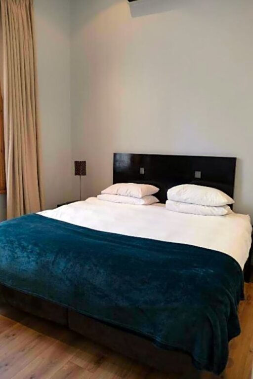 2 Bedrooms Apartment Long Street Boutique Hotel