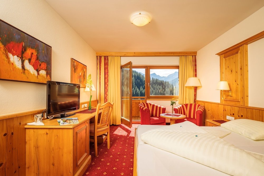 Двухместный номер Comfort с балконом Hotel Alphof Alpbach
