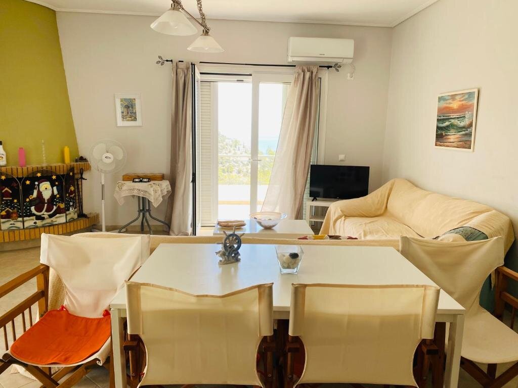 Коттедж с 3 комнатами Mikro Amoni Beach Villa