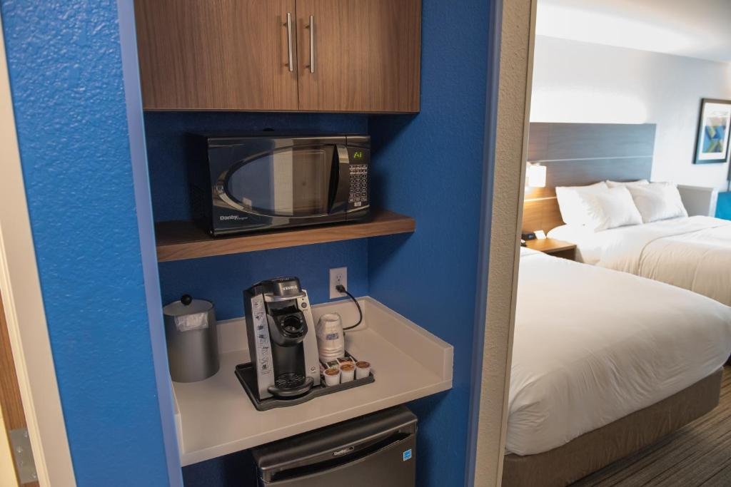 Двухместный люкс Holiday Inn Express & Suites - Orland Park Mokena, an IHG Hotel