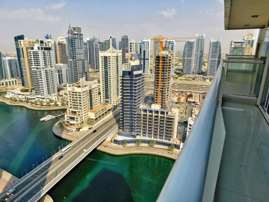 1 Bedroom Apartment with harbour view Continental Tower, Dubai Marina - Luton Vacation Homes