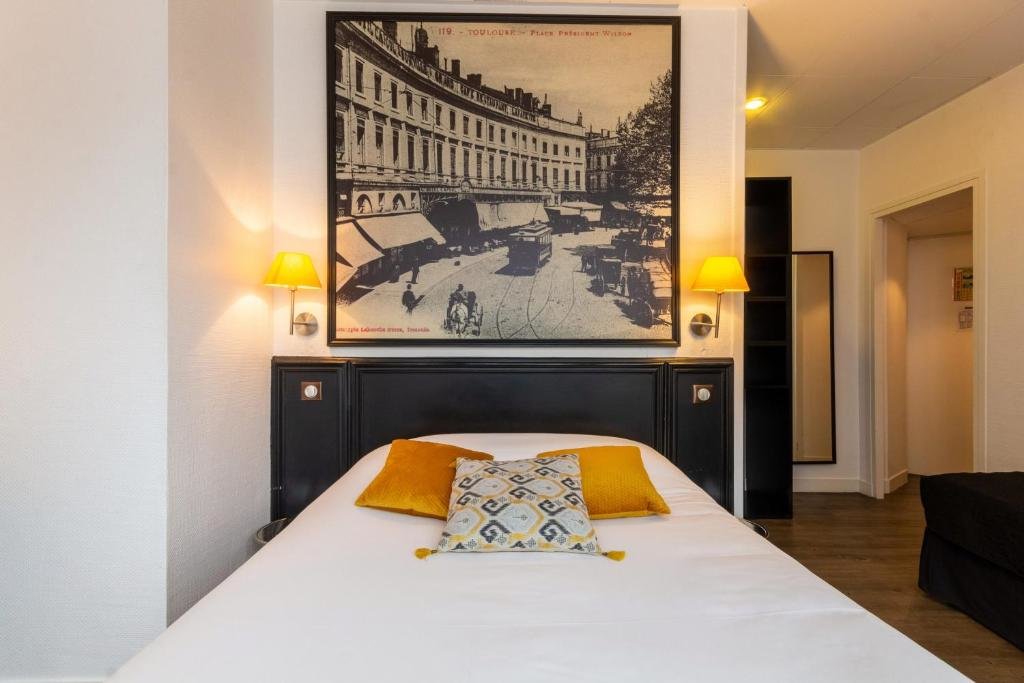 Standard Triple room Hôtel de France