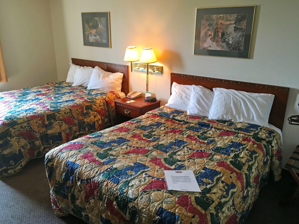 Suite cuádruple Country Hearth Inn & Suites Willard