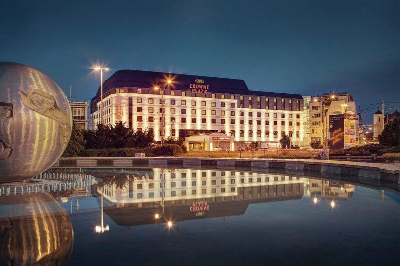 Полулюкс Crowne Plaza Bratislava, an IHG Hotel