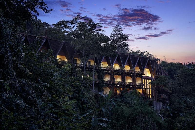 Четырёхместный семейный люкс Anantara Golden Triangle Elephant Camp & Resort