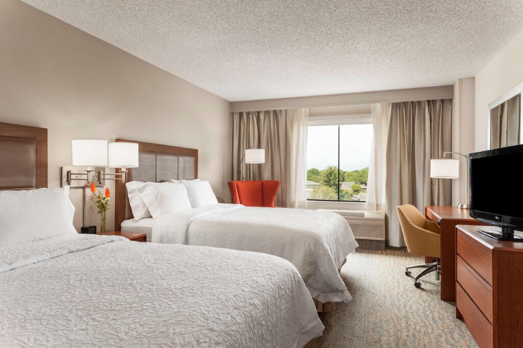 Четырёхместный номер Standard Hampton Inn & Suites Denver-Cherry Creek