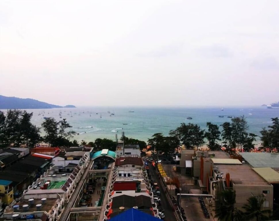 Апартаменты с 2 комнатами с балконом и с видом на море Patong Tower by United 21 Thailand