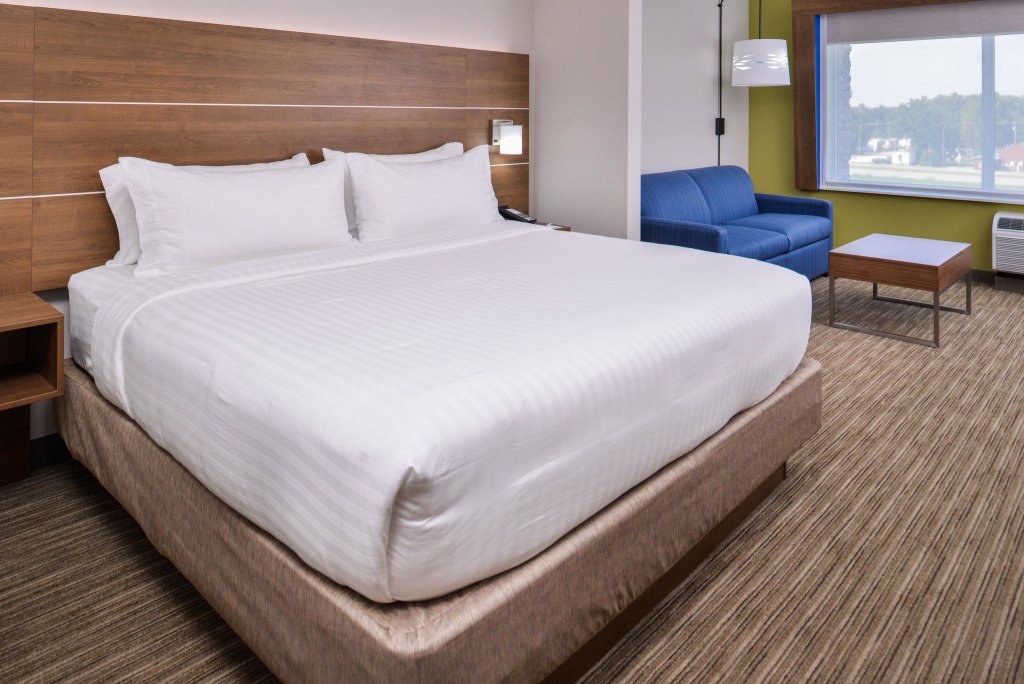 Suite Holiday Inn Express & Suites - Siloam Springs, an IHG Hotel