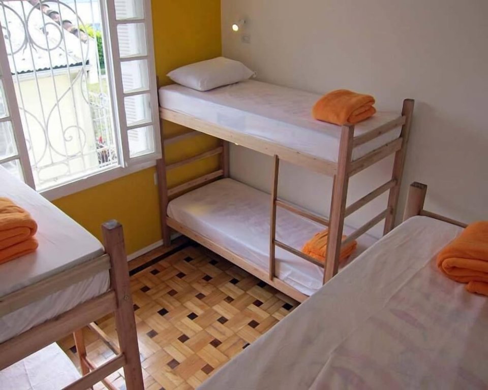 Кровать в общем номере (женский номер) Solar63 Hostel Porto Alegre